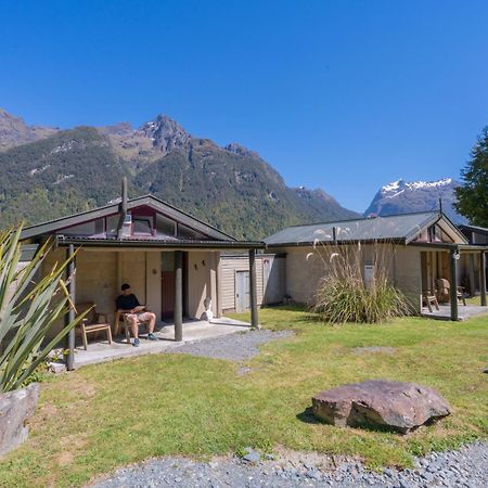 Eglinton Valley Camp Te Anau Downs Exterior photo