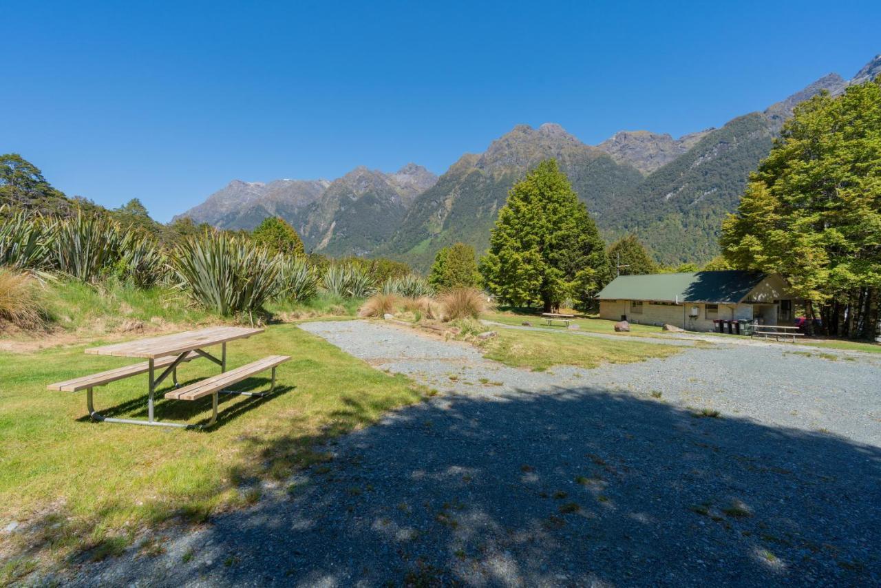 Eglinton Valley Camp Te Anau Downs Exterior photo